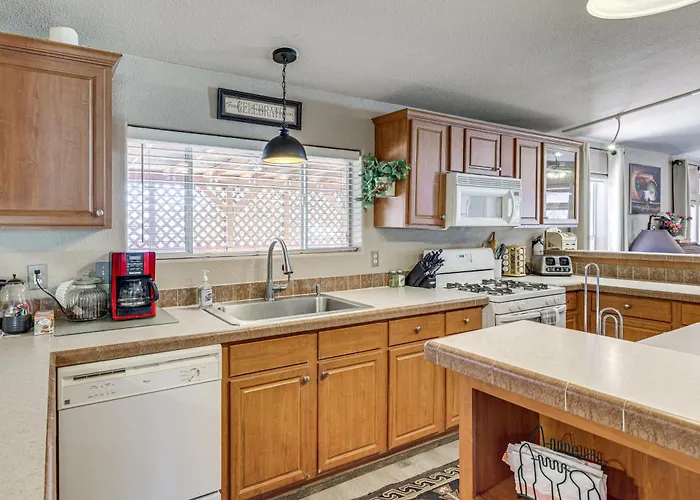 7 Miles To Roosevelt Lake! Mtn-view Family Escape Holiday home