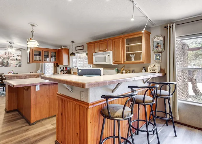 Holiday home 7 Miles To Roosevelt Lake! Mtn-view Family Escape *