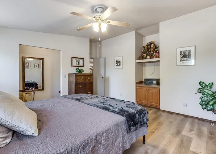 Holiday home 7 Miles To Roosevelt Lake! Mtn-view Family Escape