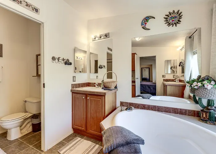 Holiday home 7 Miles To Roosevelt Lake! Mtn-view Family Escape *