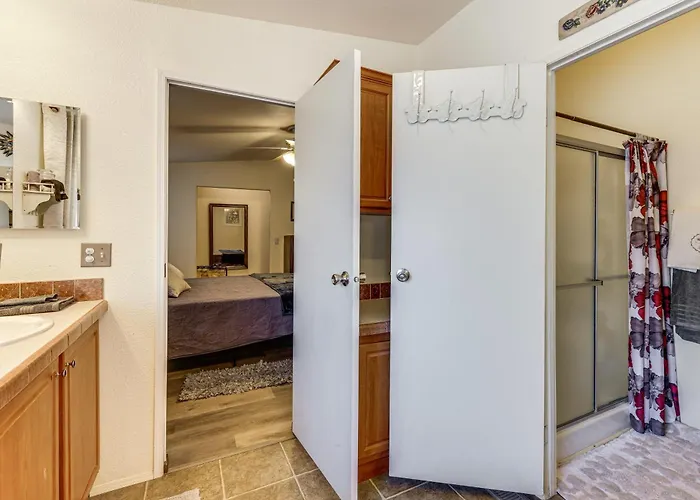 7 Miles To Roosevelt Lake! Mtn-view Family Escape Holiday home *